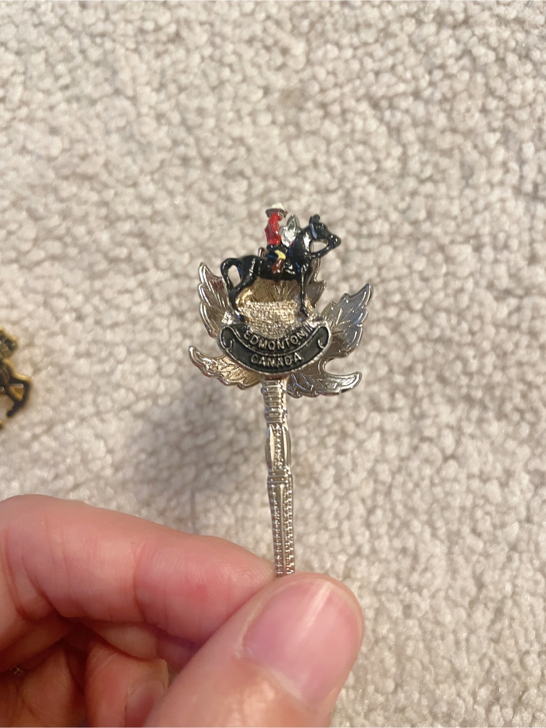 Edmonton Canada Souvenir Spoon & Pin - photo 2