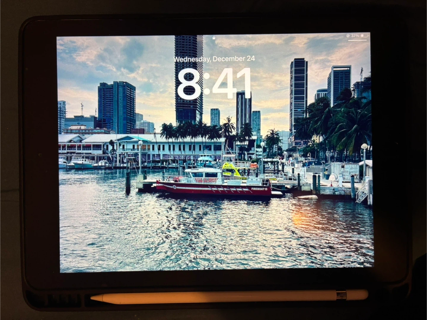 iPad 6th Generation 128GB w Apple Pencil - photo 3