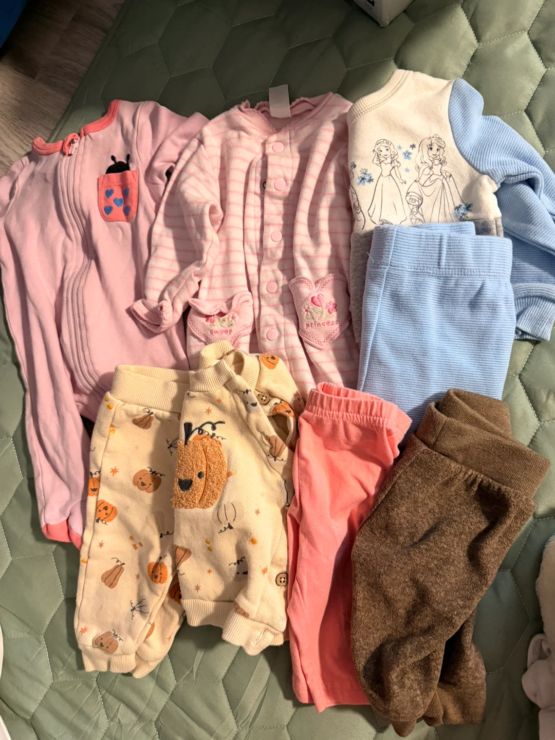 NEWBORN -3 Months Mixed Baby Clothes Bundle - photo 2