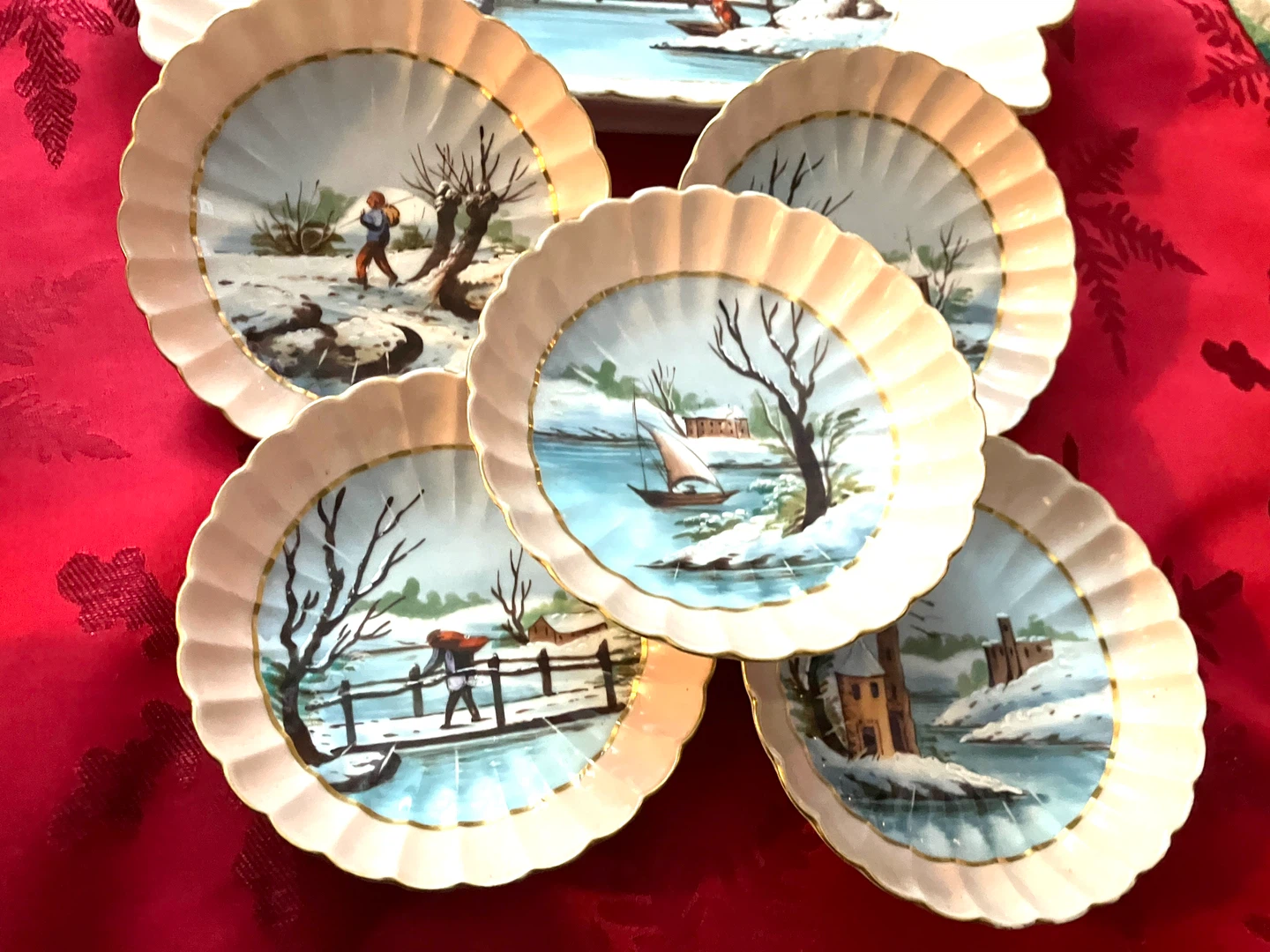Vintage Winter Scene Serving Set - photo 3