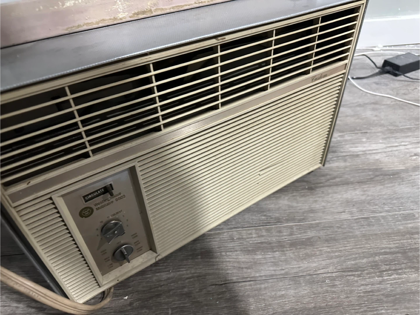 Vintage Westinghouse MobilAire 6000 Air Conditioner