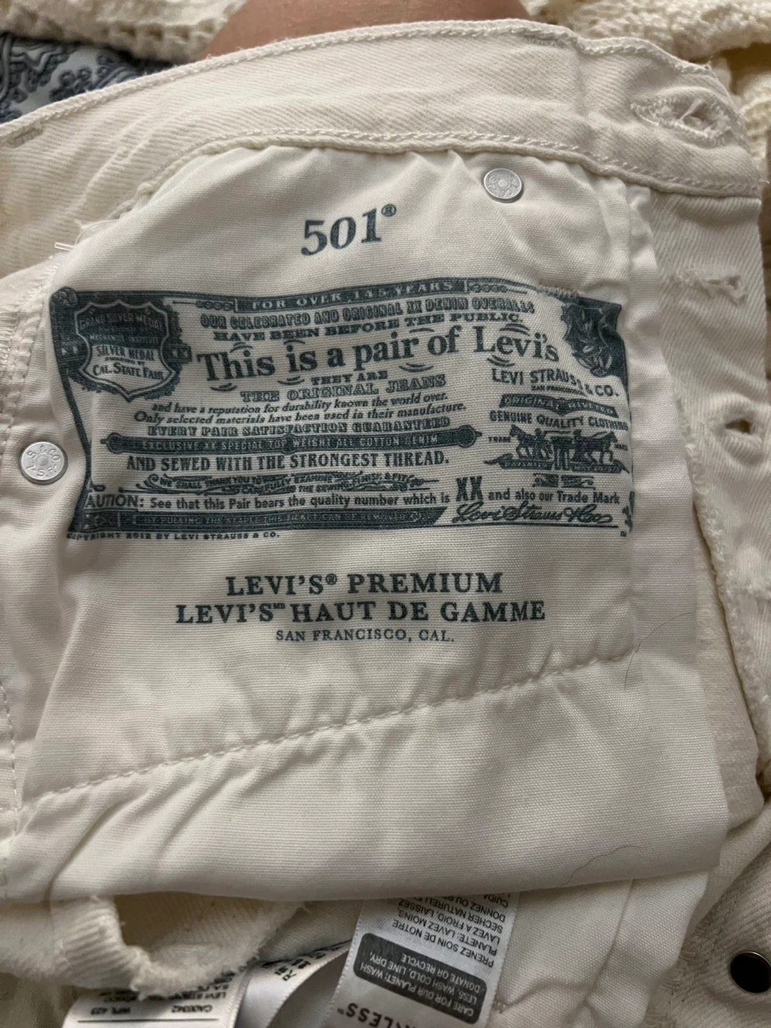Levi's 501 Shorts - Size 23 - Off White - photo 5