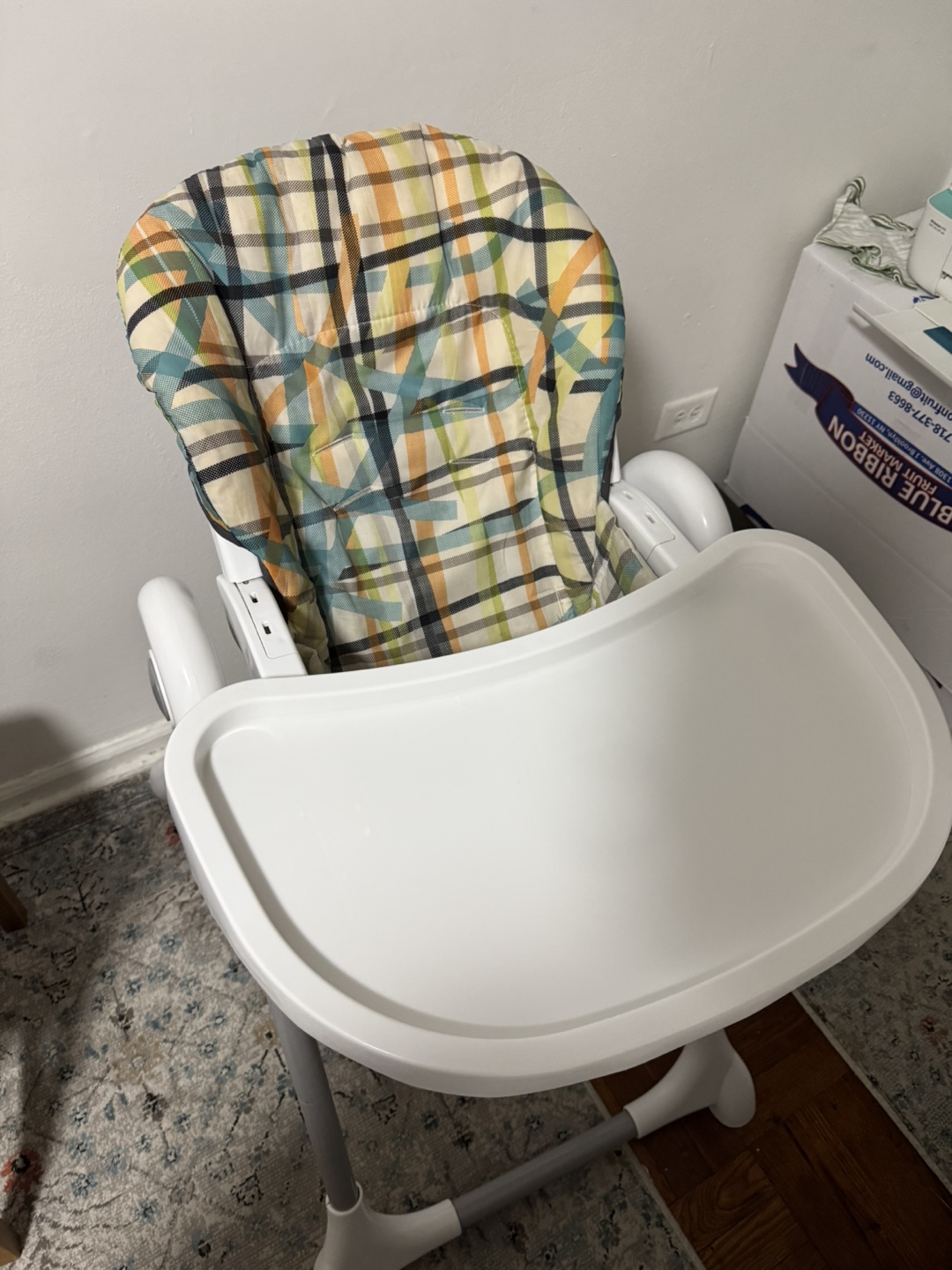 High Chair with Plaid Pattern - photo 2