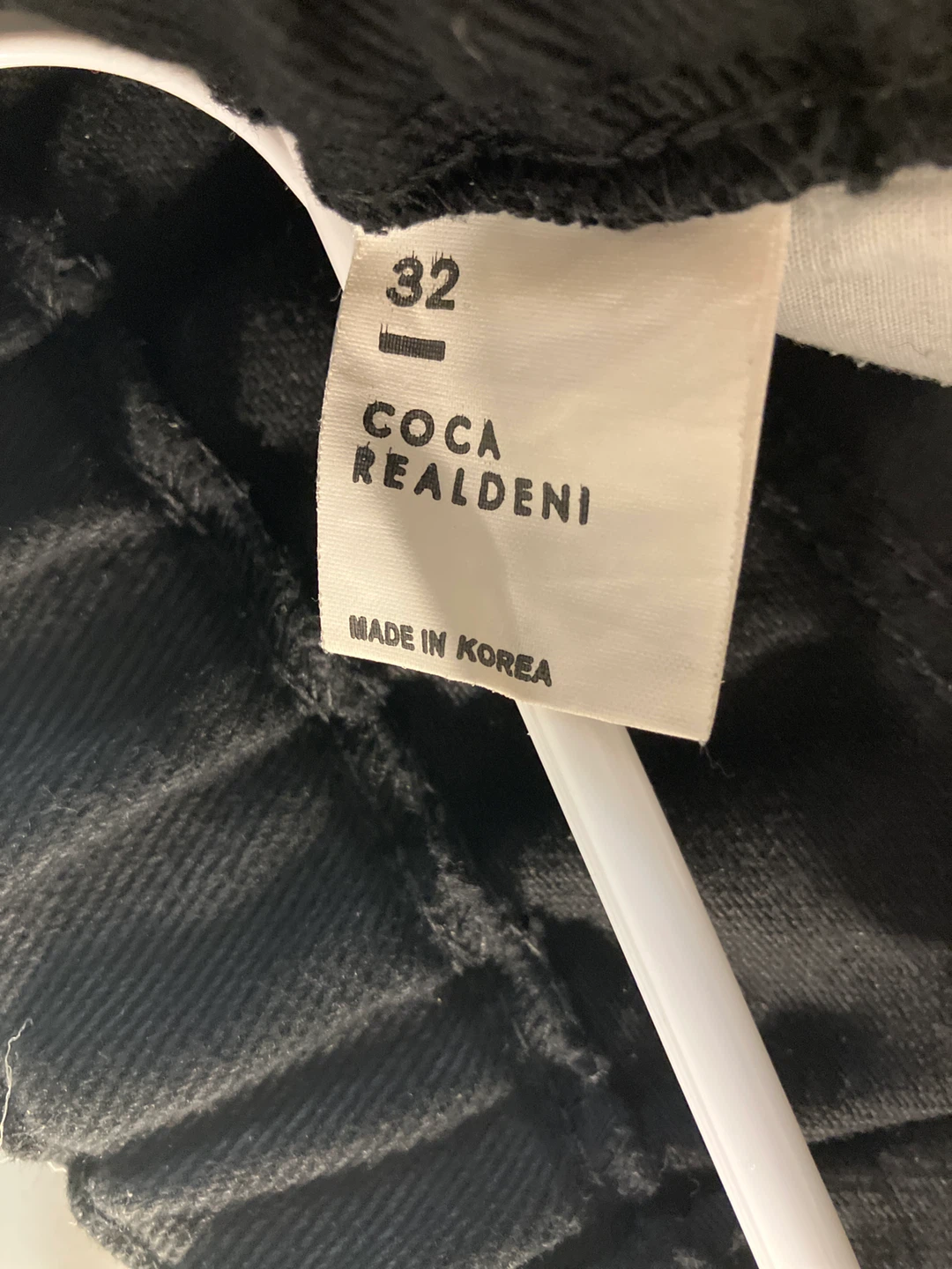 Coca Realdeni Black Shorts - Size 32 - photo 2