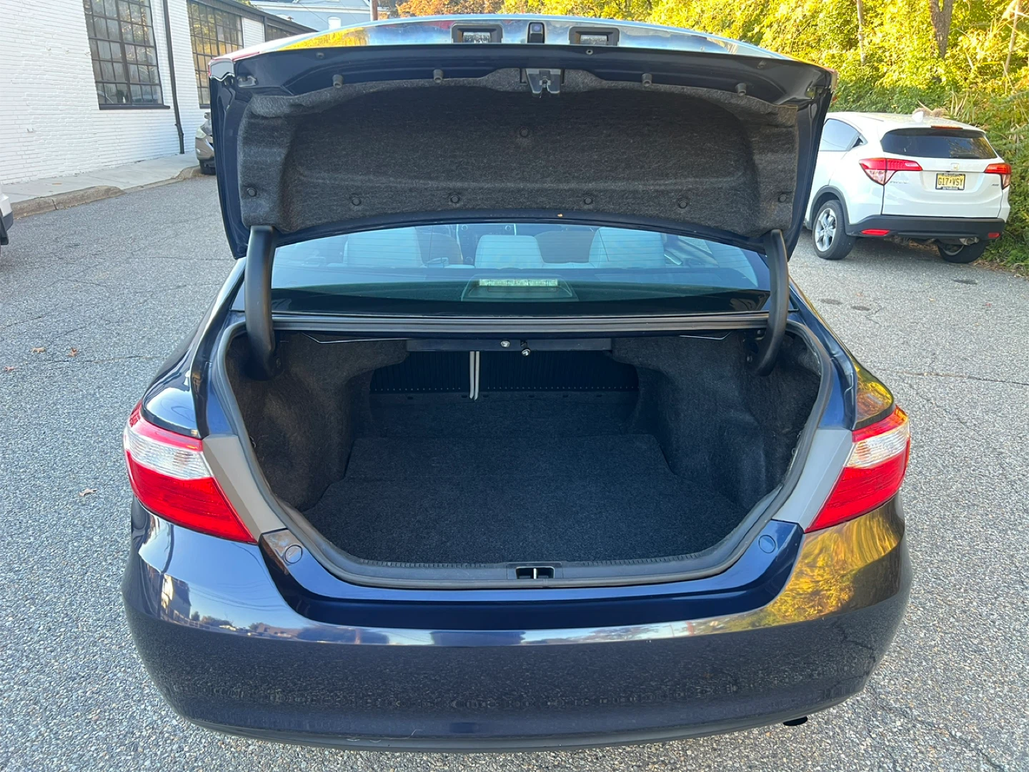 Used Toyota Camry LE - Blue Sedan - photo 5