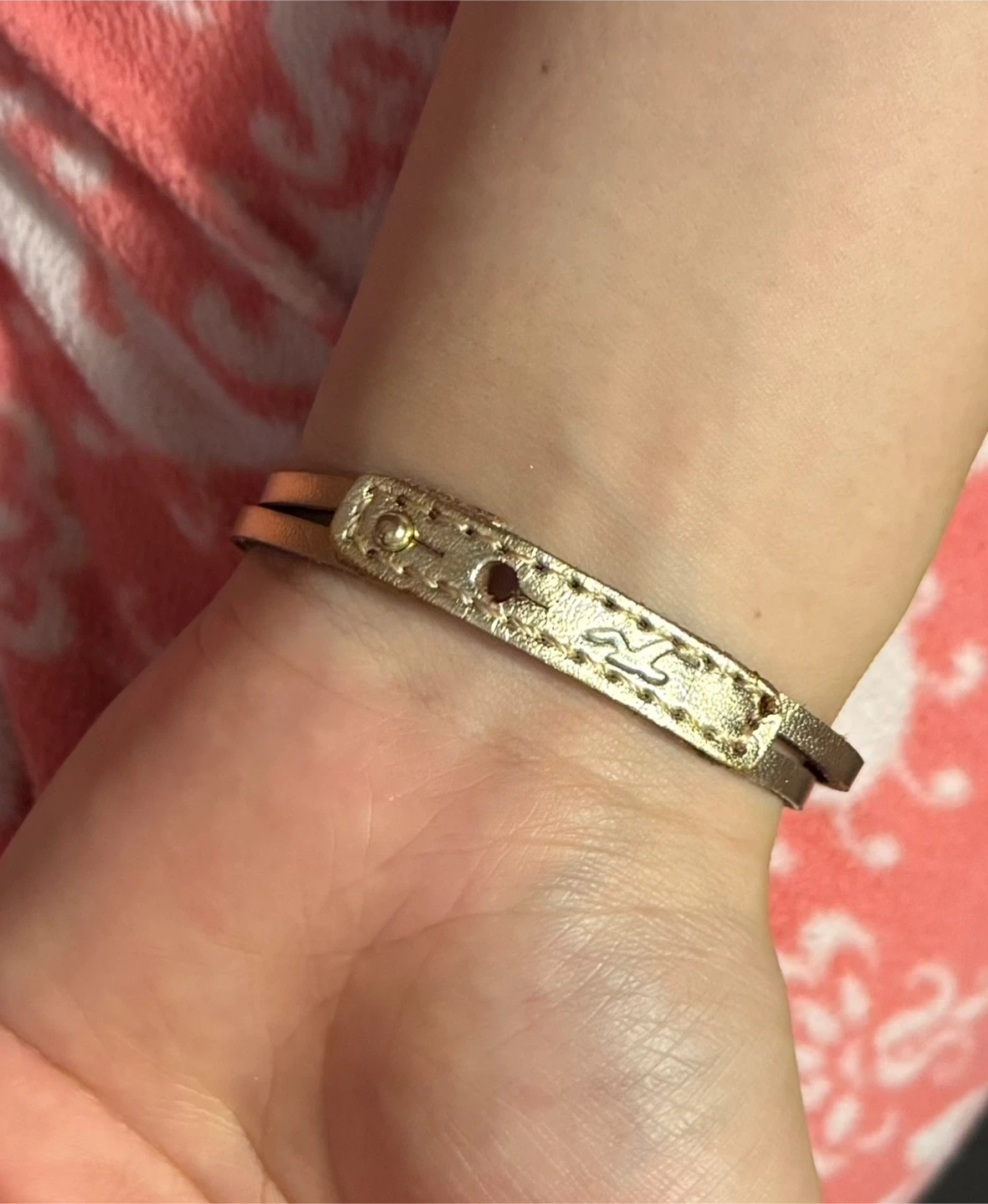 Hollister Gold Leather Bracelet - photo 2