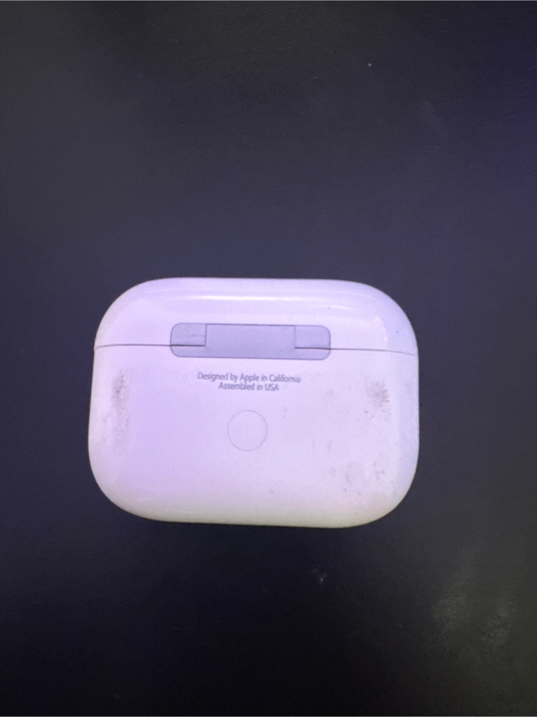 Apple AirPods Pro Charging Case - photo 2