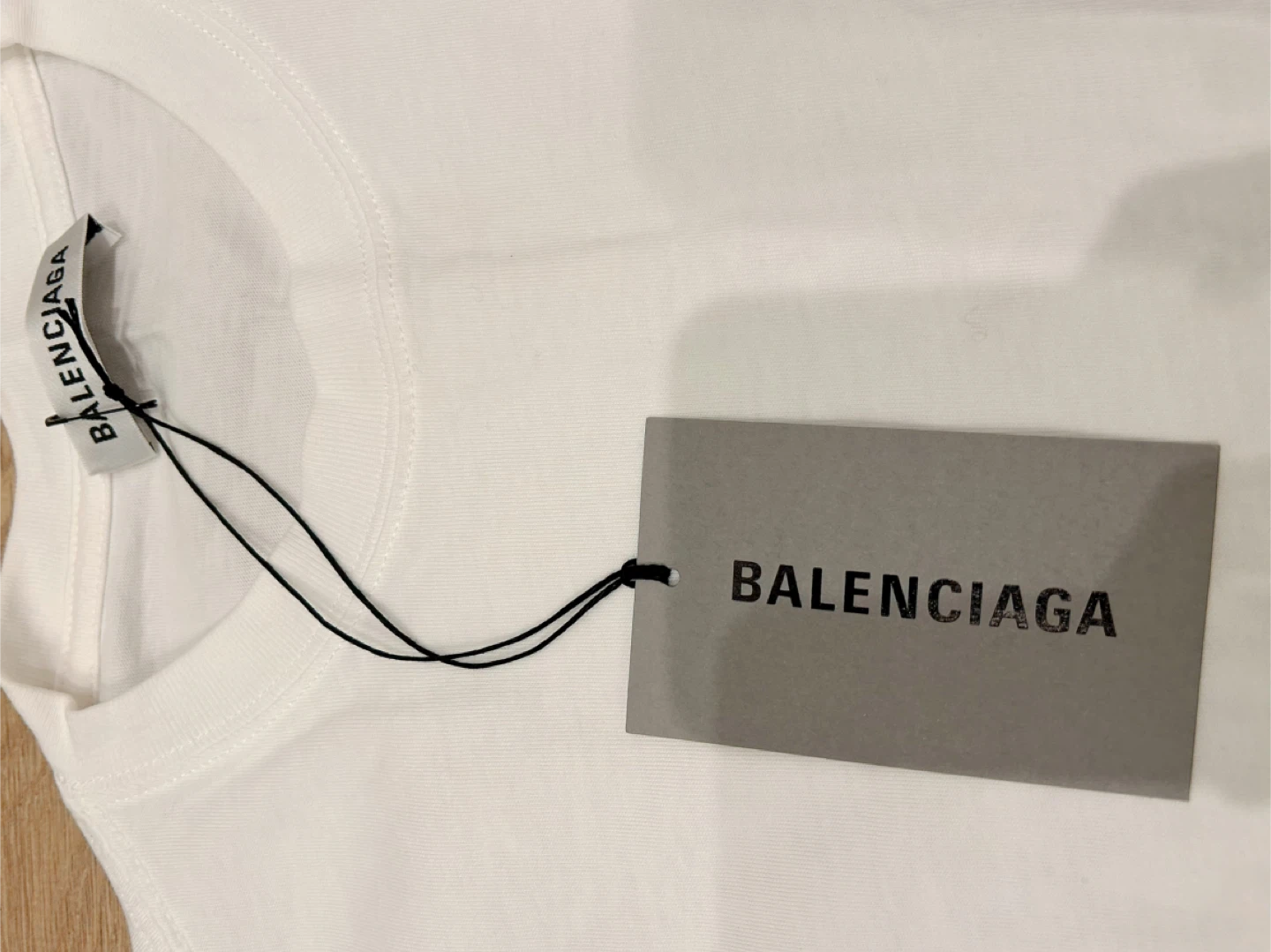 Authentic New Balenciaga White T-Shirt - photo 4