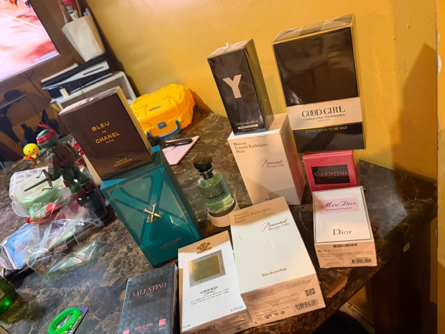 Assorted Perfume Collection: Chanel, Dior, Valentino + - photo 2