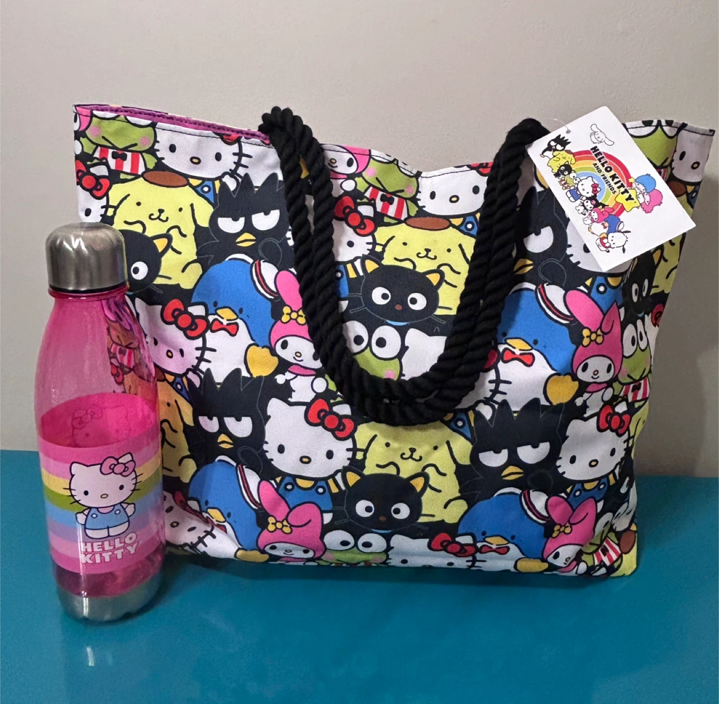 🎄 Hello Kitty Tote & Bottle (New) – Last-Minute Christmas Gift