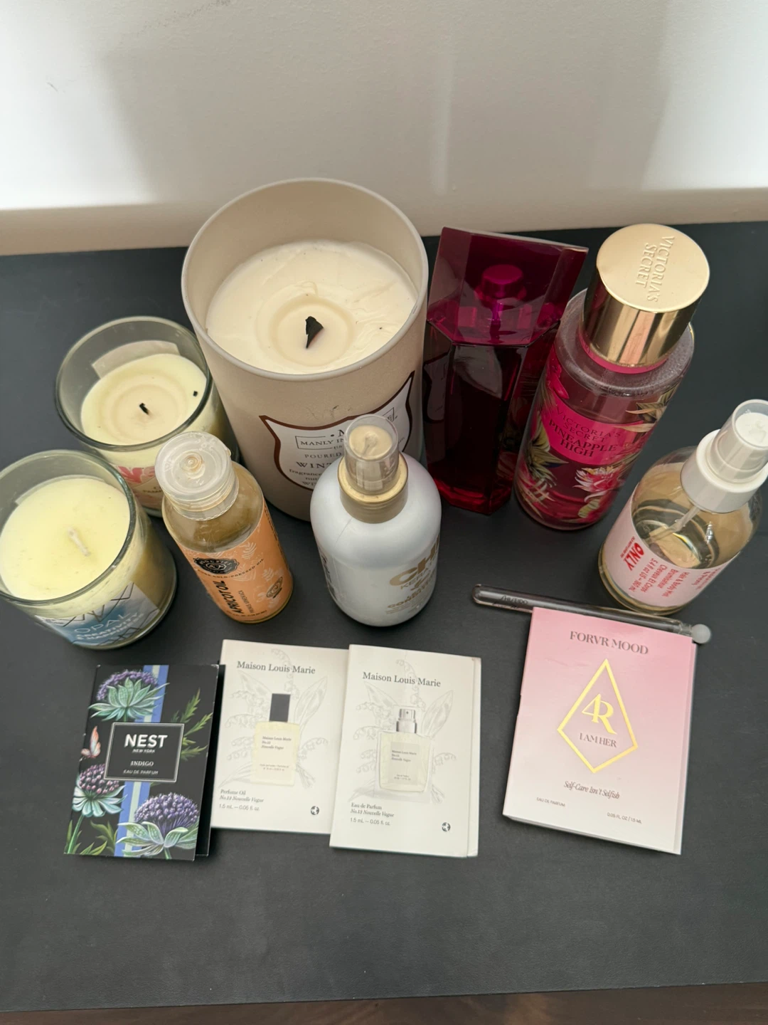 Variety of Beauty Items: Candles, Perfume, & More! - photo 2