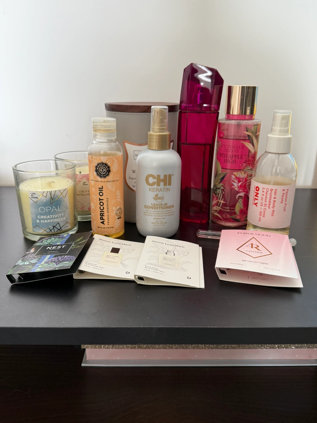 Variety of Beauty Items: Candles, Perfume, & More!