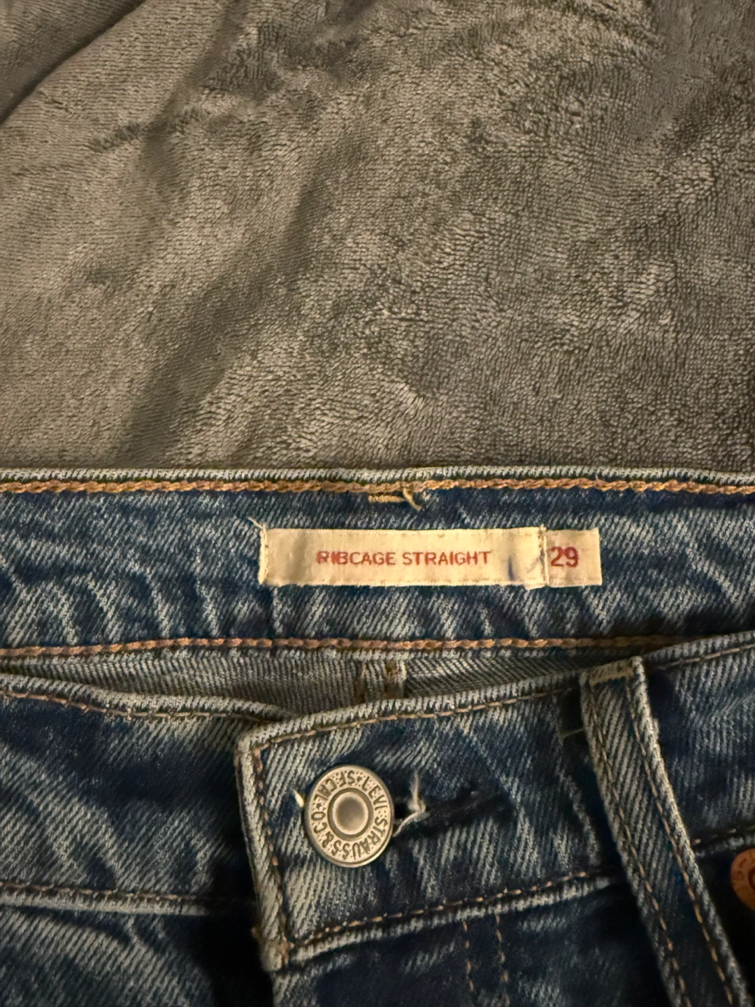Levi's Ribcage Straight Jeans, Size 29 - photo 2