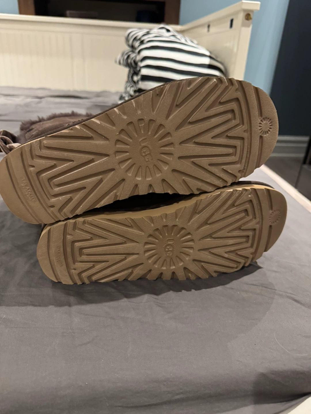 UGG Brown Boots - Size US 8 - photo 3