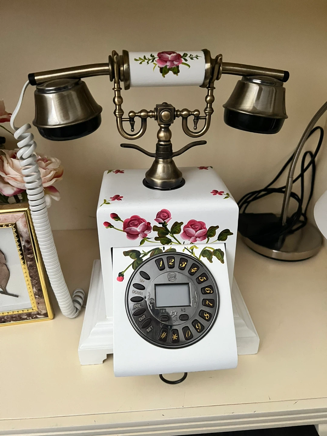 Vintage-Style White & Floral Corded Phone - photo 2