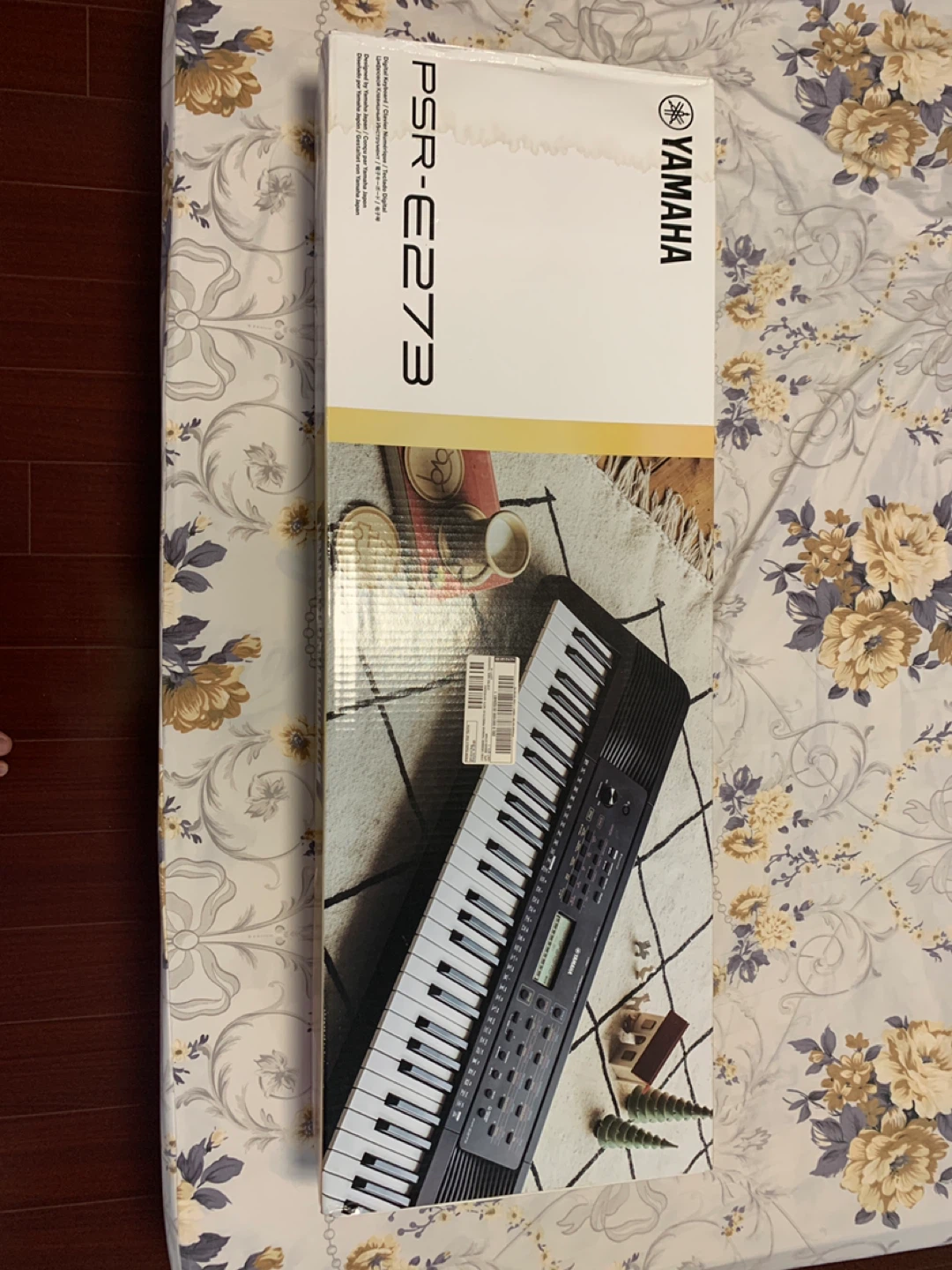Yamaha PSR-E273 Keyboard with Stand