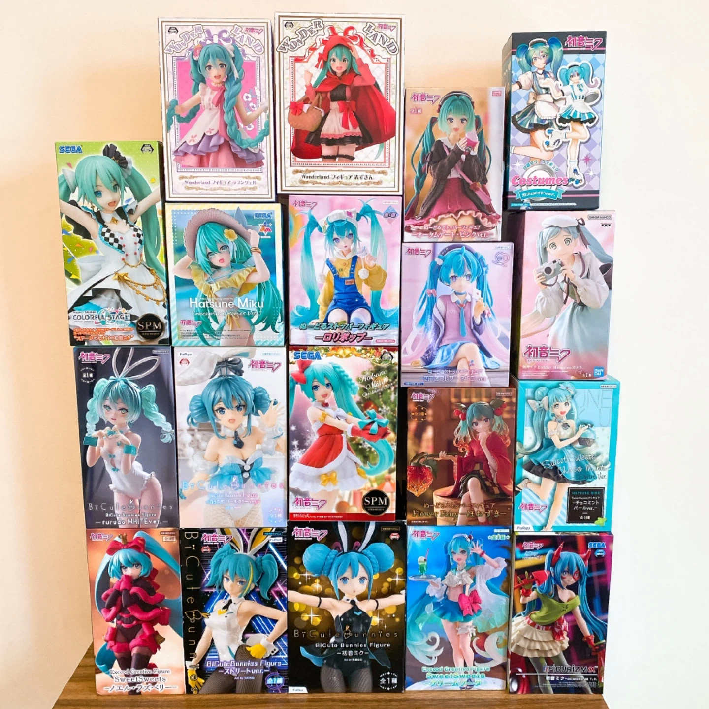 Hatsune Miku Figure Collection