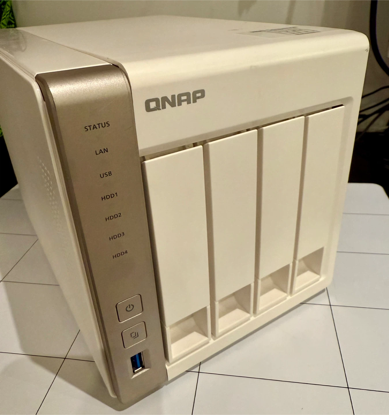QNAP NAS Server - Network Attached Storage