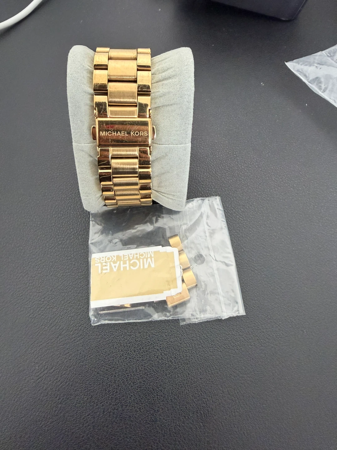 Michael Kors Bradshaw Black Dial Gold watch - photo 2