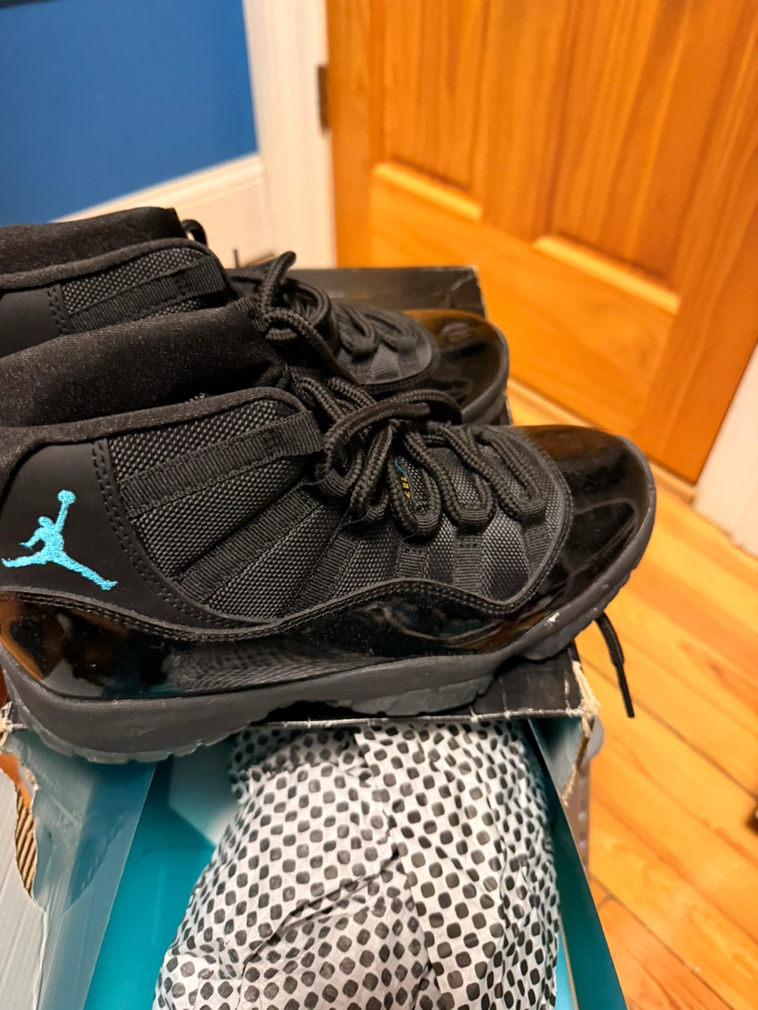 Air Jordan 11 Retro Gamma  Black/Blue Size 8.5 2013 year - photo 4