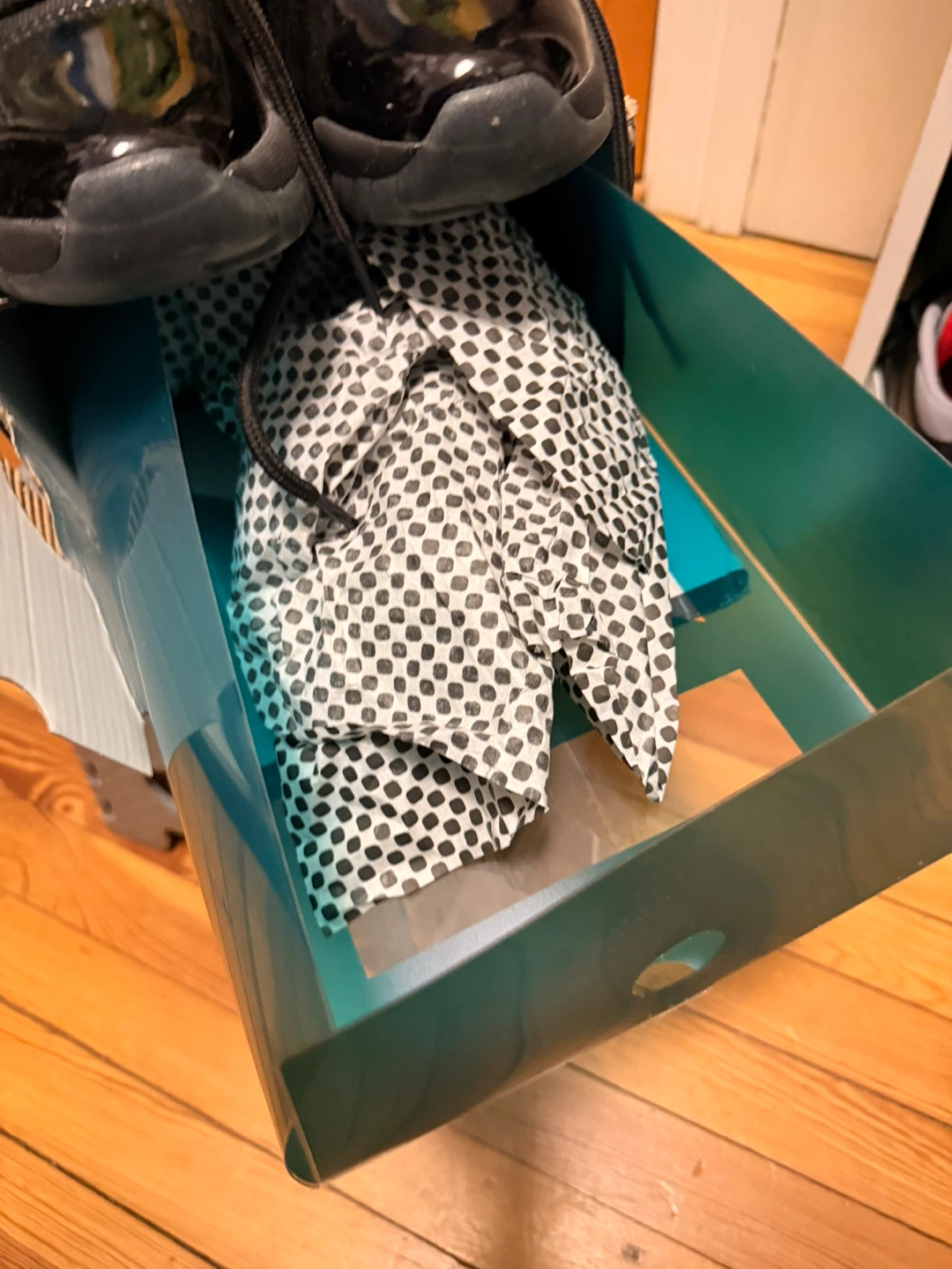 Air Jordan 11 Retro Gamma  Black/Blue Size 8.5 2013 year - photo 3