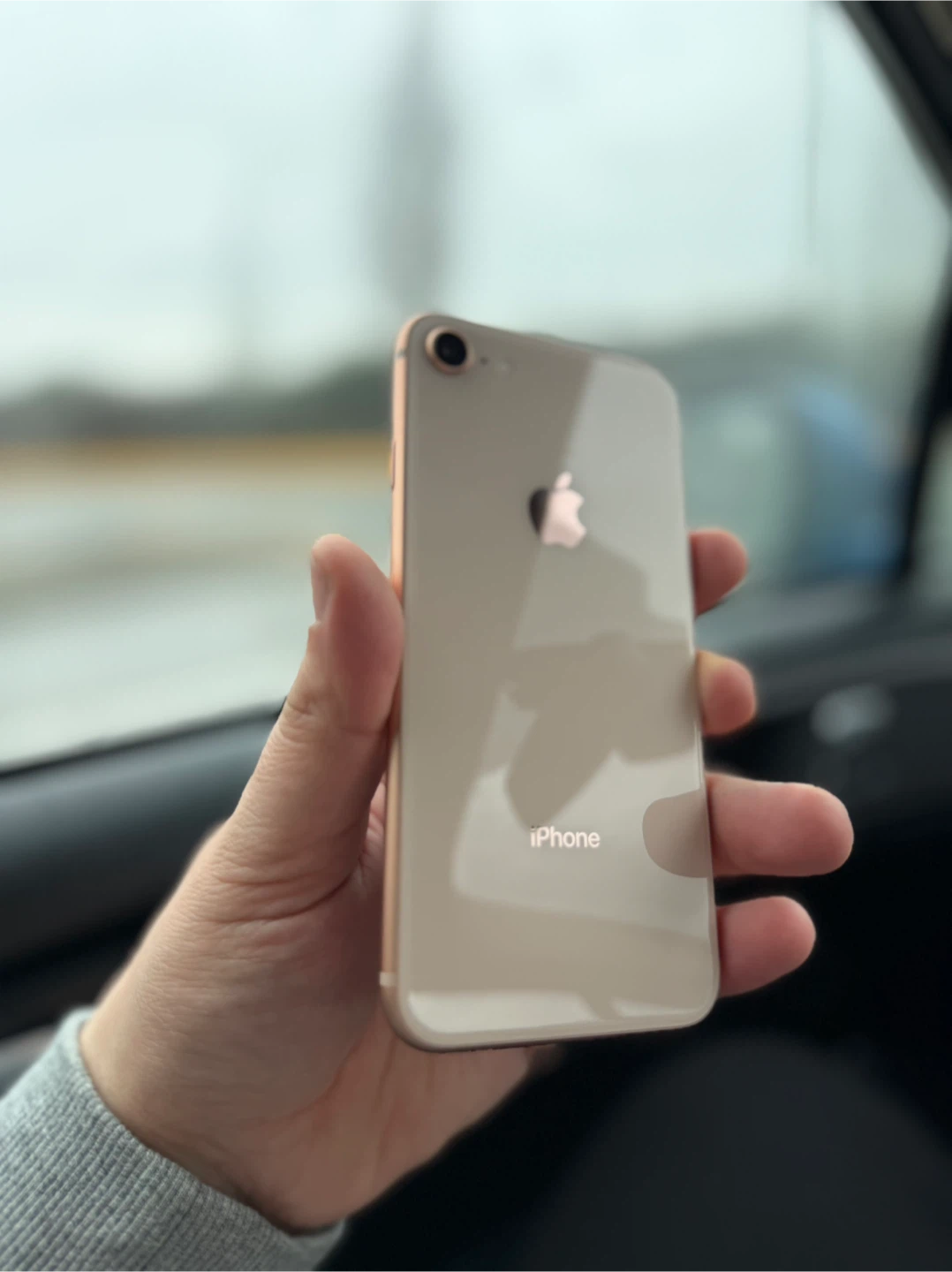 iPhone 8 - Gold - 64GB - photo 5