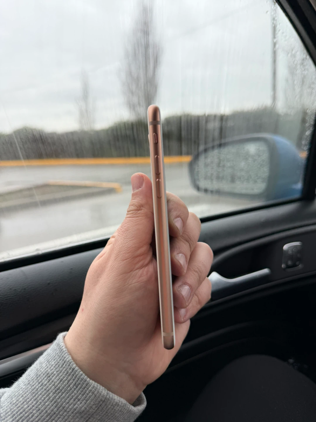 iPhone 8 - Gold - 64GB - photo 3