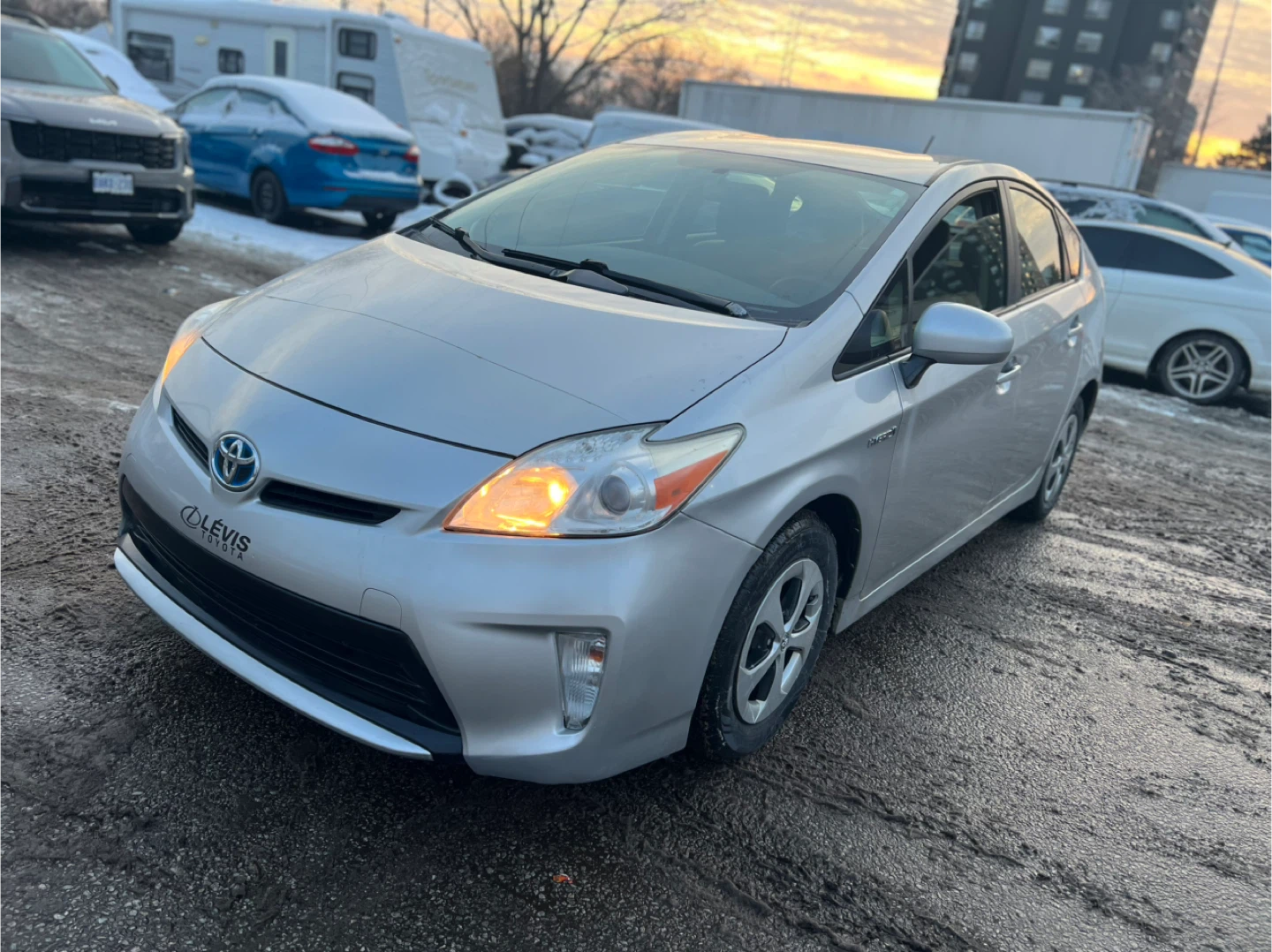 Toyota Prius hybrid 2012 clean title no accident - photo 2