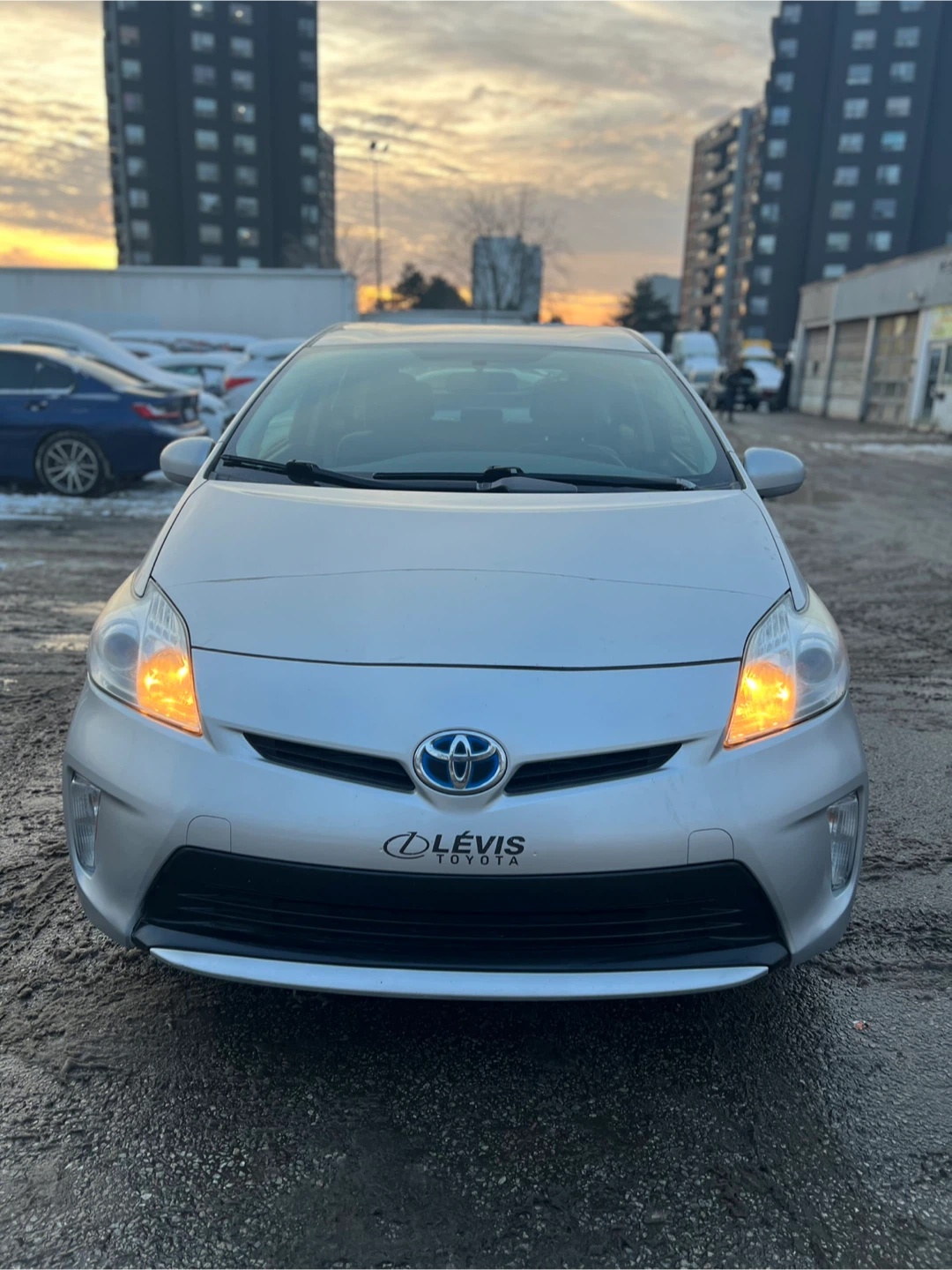Toyota Prius hybrid 2012 clean title no accident