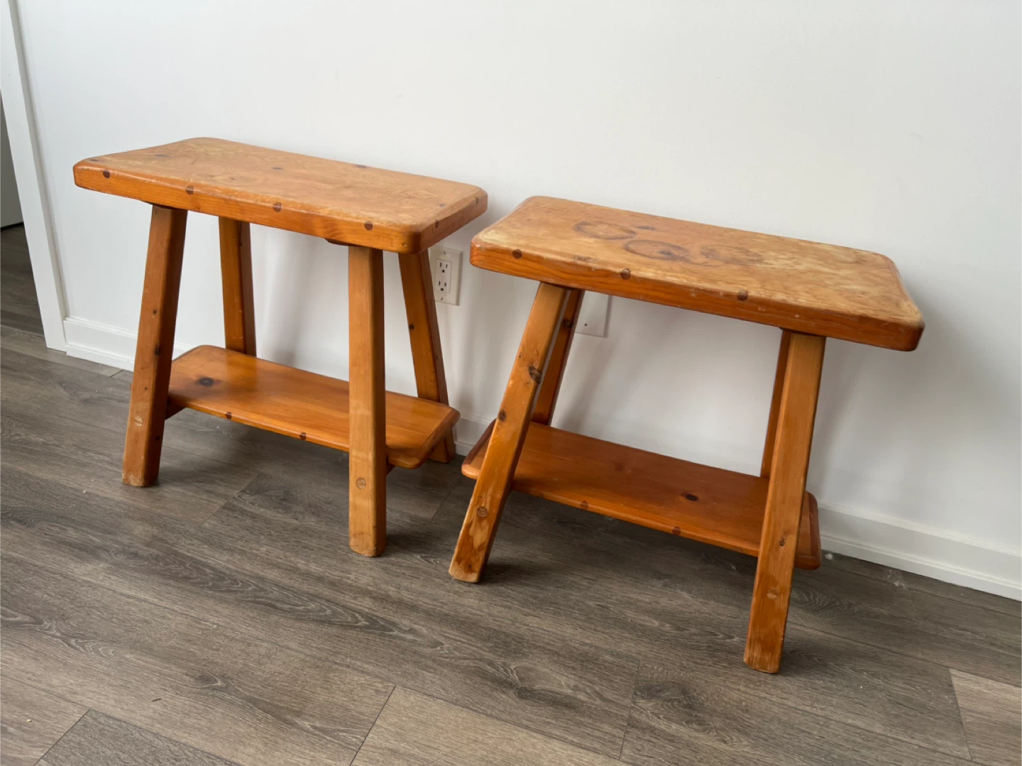 Solid Wood Coffee Table with Two Matching Nightstands - photo 2