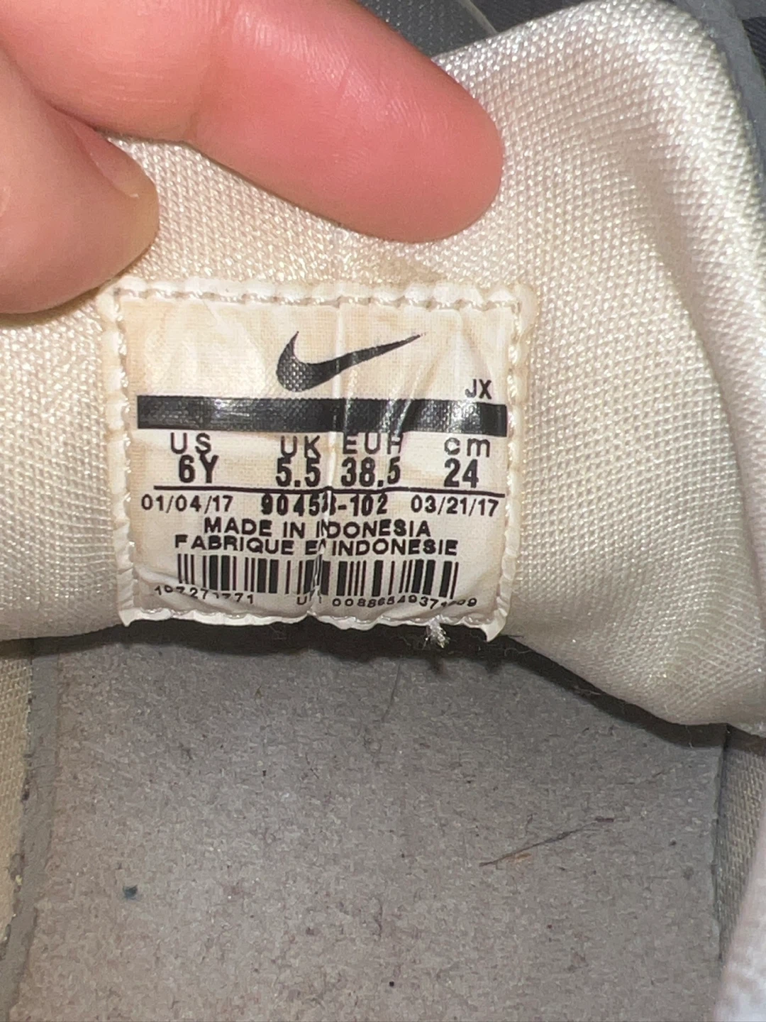 Nike Huarache White Sneakers - Size 6Y - photo 3