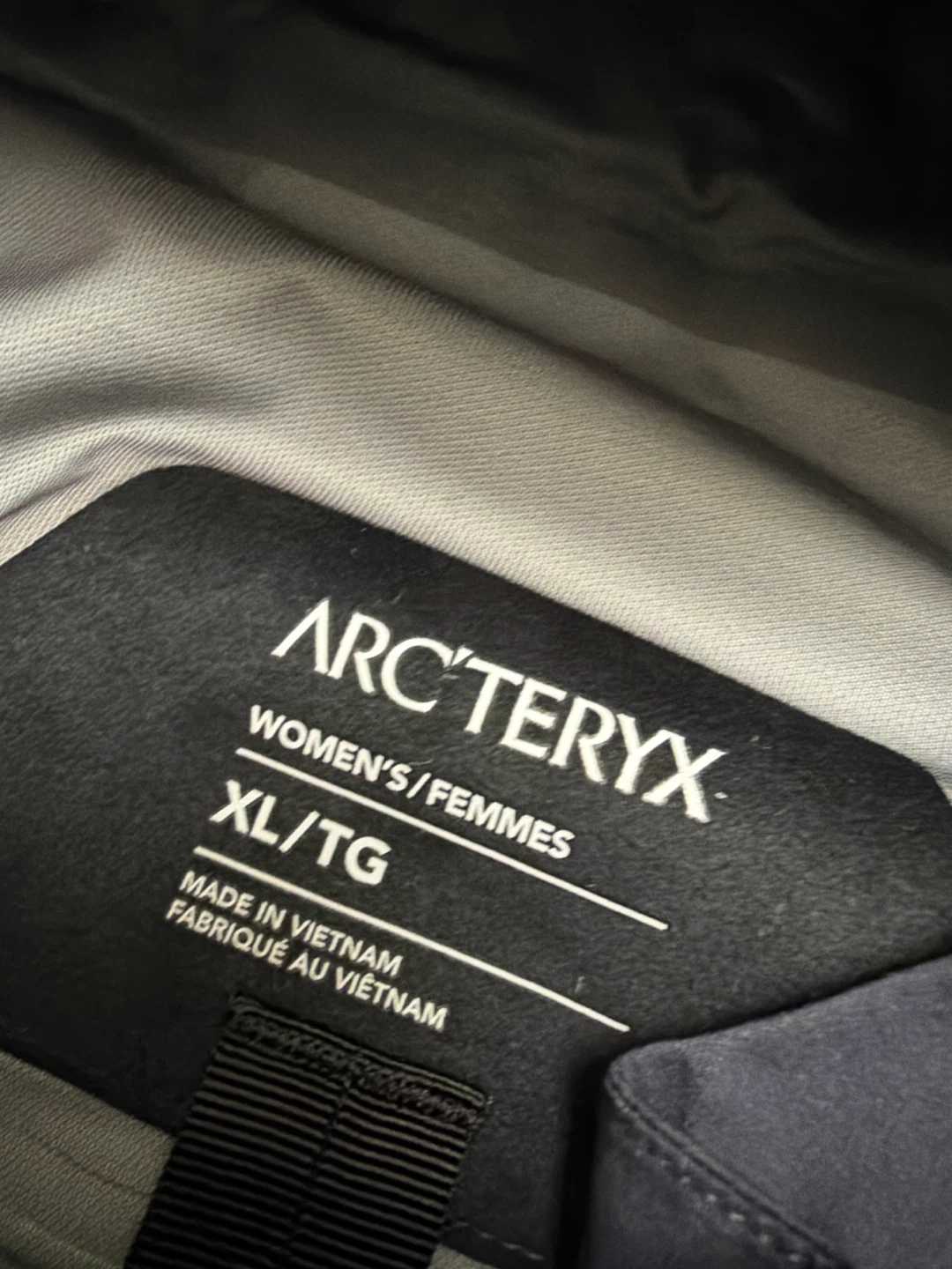 Arc'teryx Beta Jacket W - Women's XL - Black Sapphire - photo 3