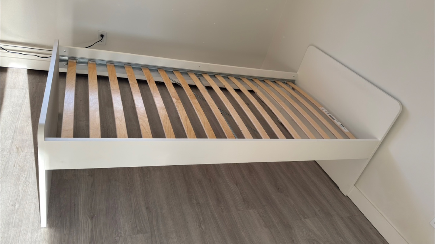 IKEA Twin Bed Frame with slats - White - photo 2