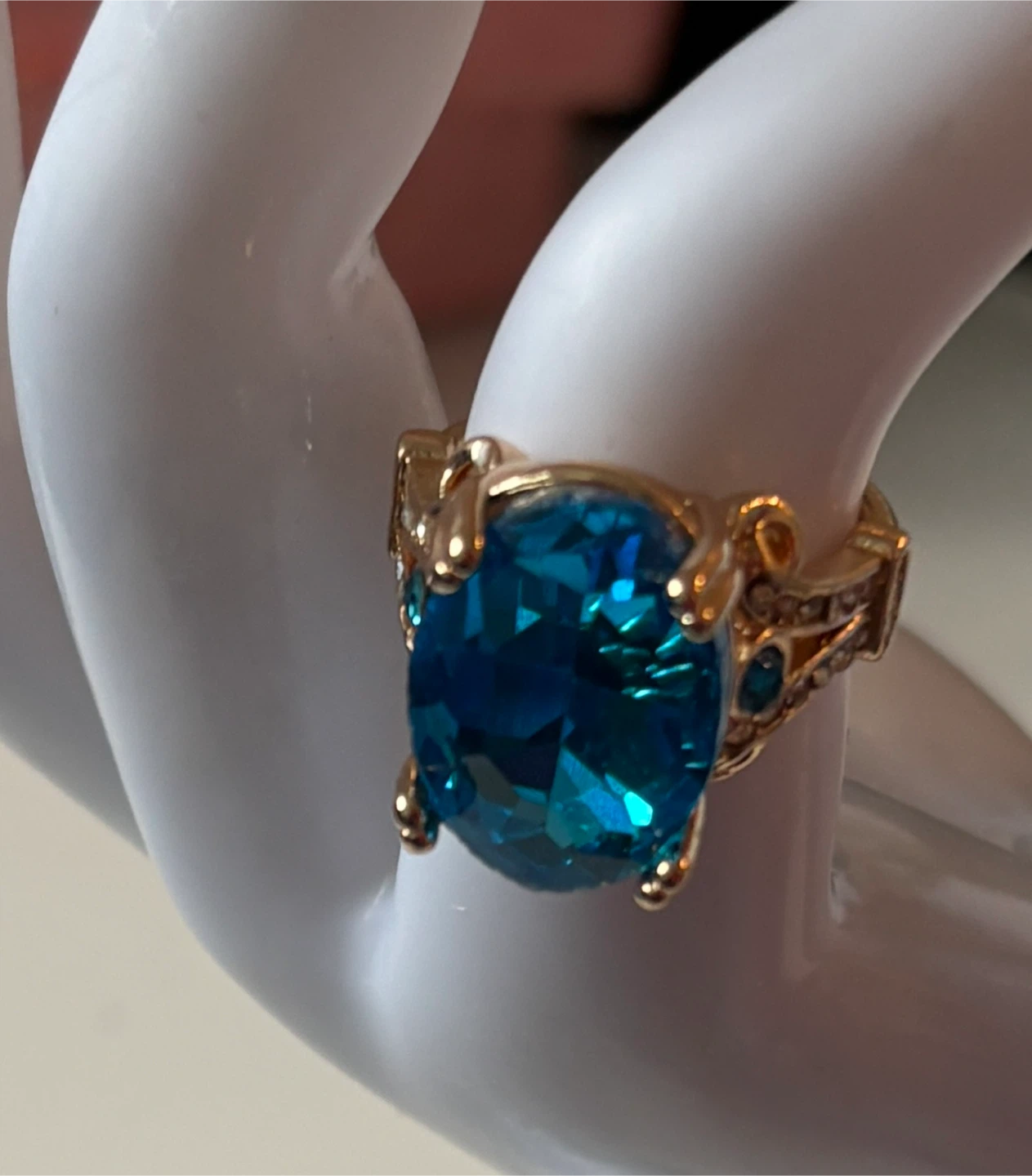 Gorgeous Gold Tone Blue Stone Ring, Size 7 - photo 2