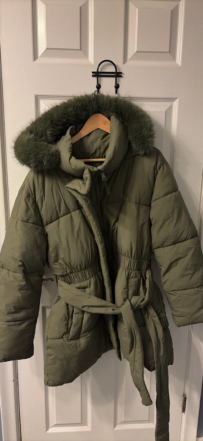 GAP Olive Green Puffer Jacket - Size Large