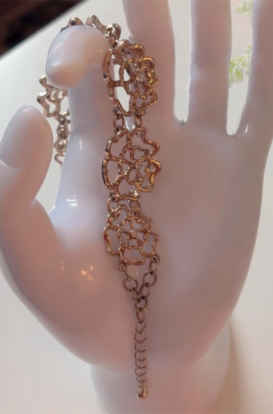 Beautiful Rose Gold Flower Bracelet! - photo 4