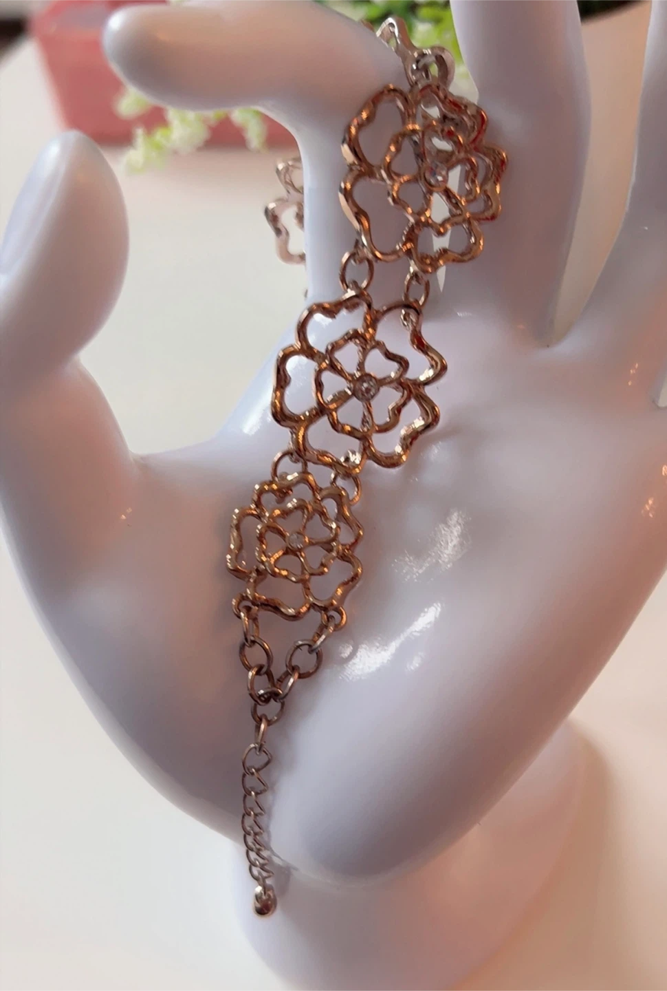 Beautiful Rose Gold Flower Bracelet! - photo 2