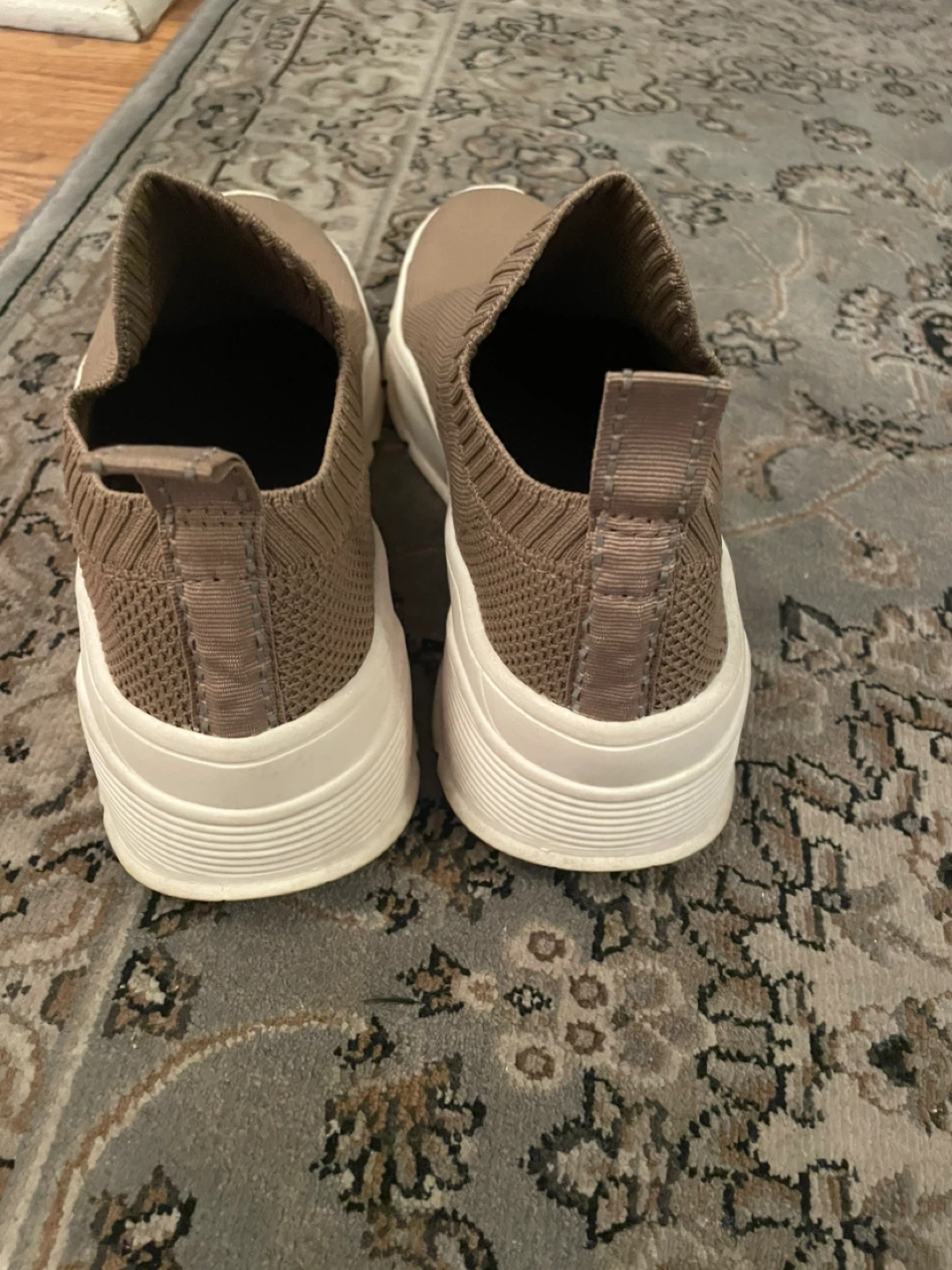H&M Slip On Sneakers - Size 7 - photo 3