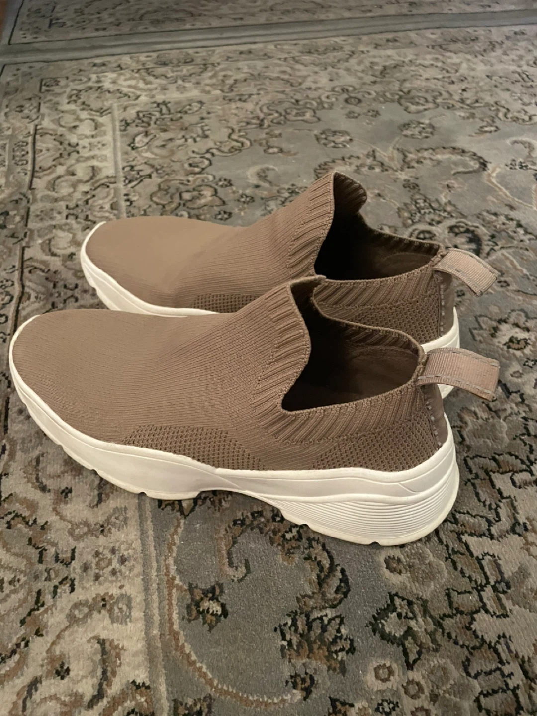 H&M Slip On Sneakers - Size 7