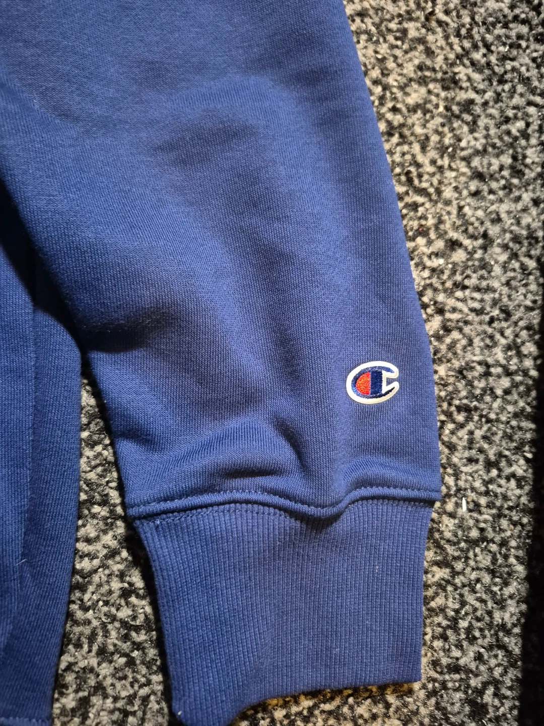 New Champion Hoodie - Size L - photo 4