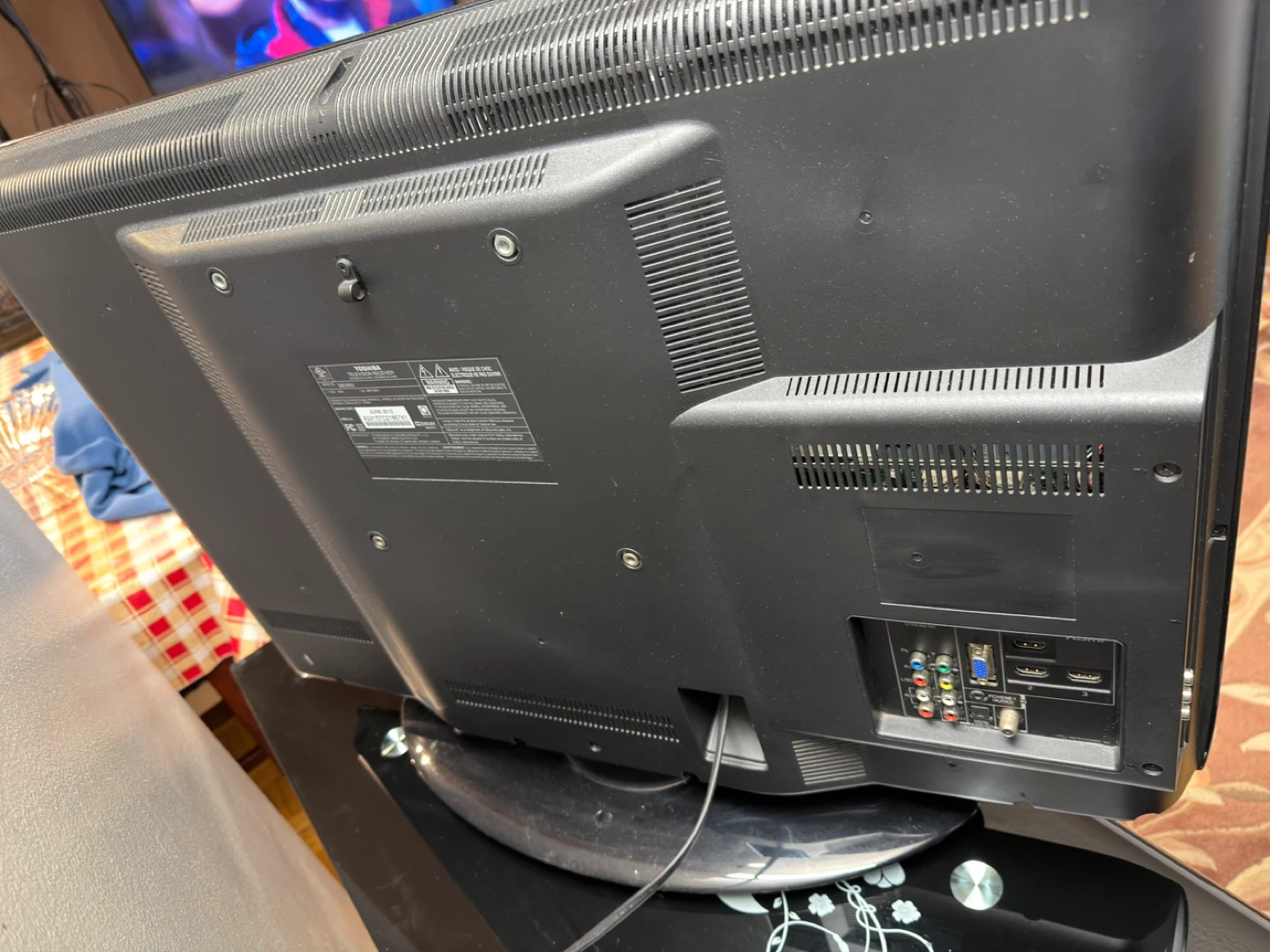 Toshiba 32" TV - photo 4