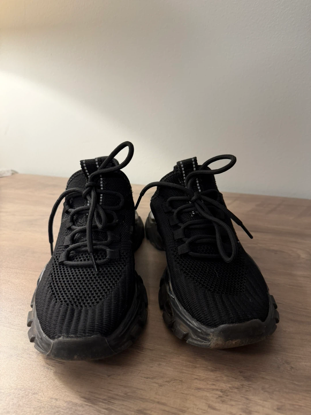 Black Sneakers - photo 3