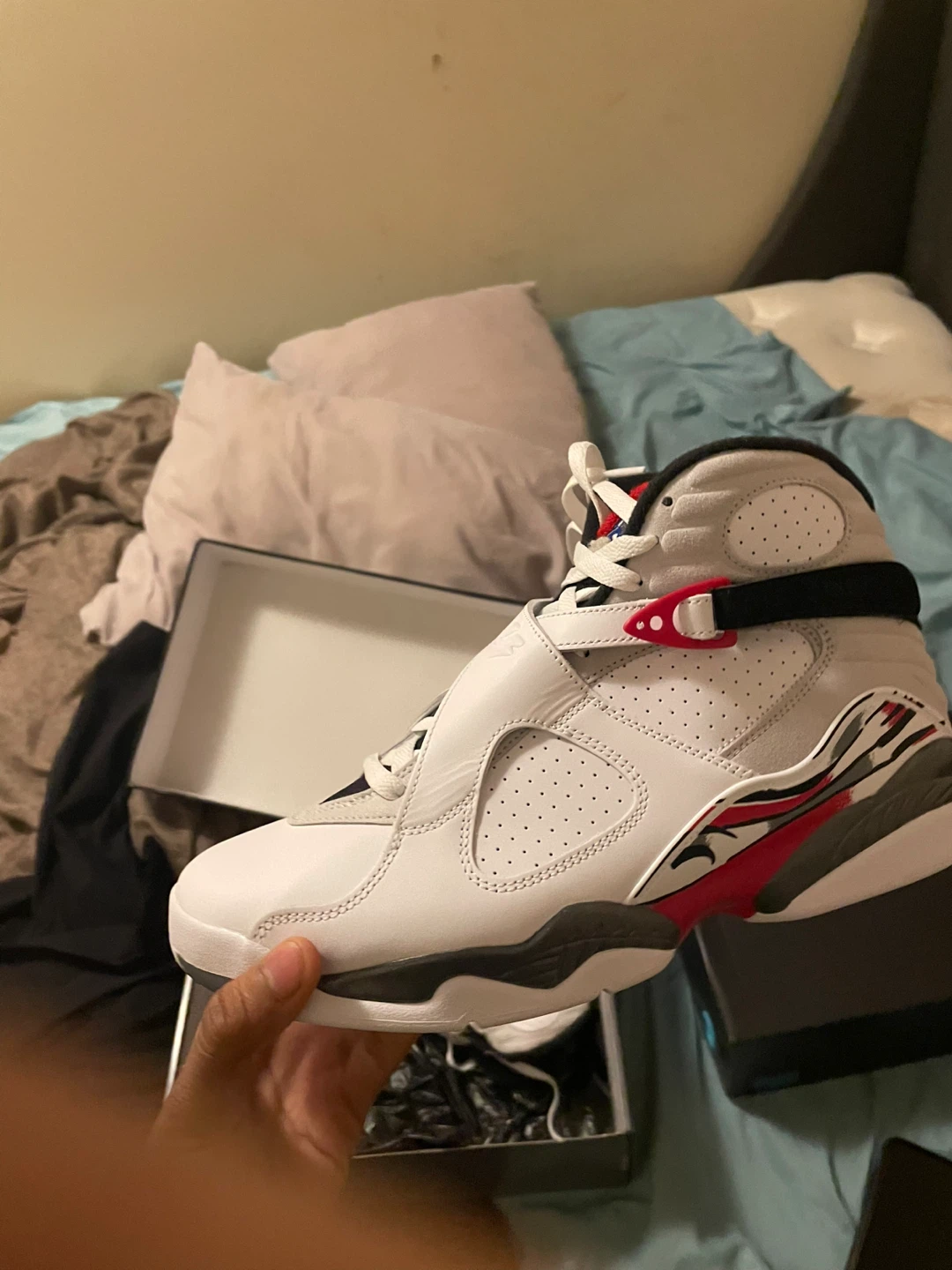 Nike Air Bugs bunny’s  Jordan 8 Retro - Size 10 - photo 2