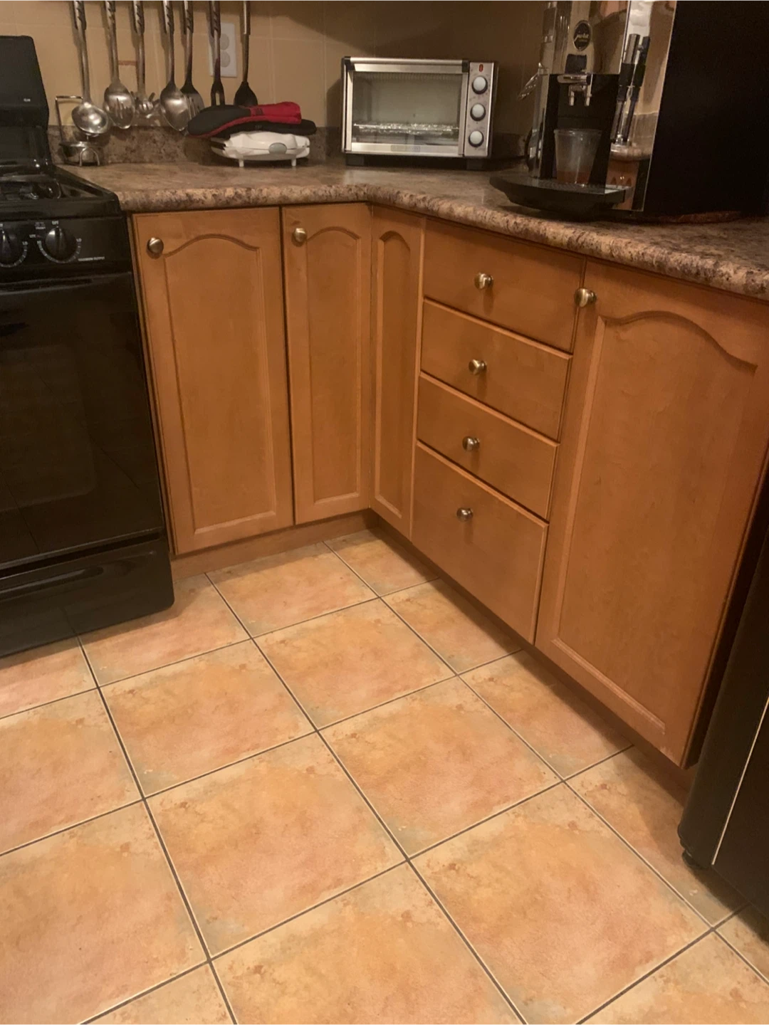 Kitchen Cabinets - Light Brown - photo 4