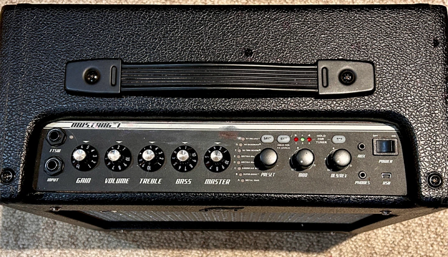 Fender Mustang Modelling amp - photo 2