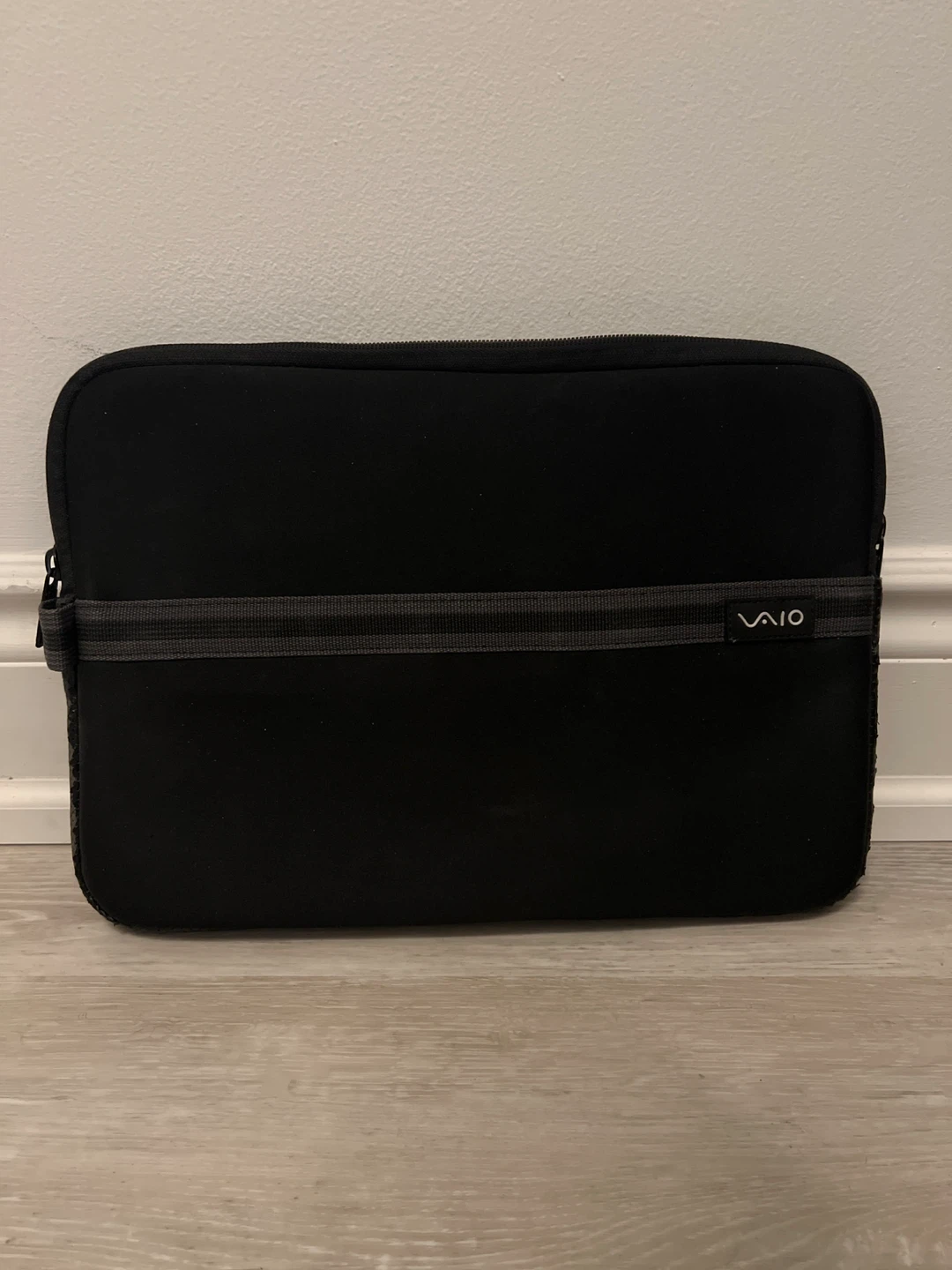Sony Va10 laptop case with zipper front