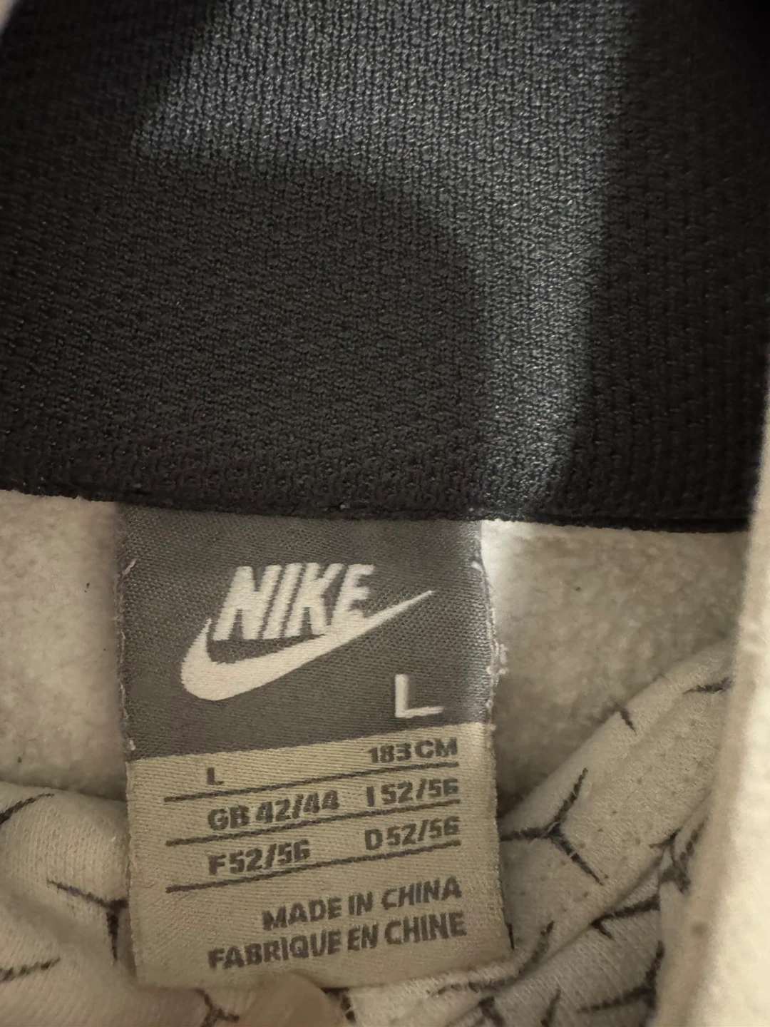 Nike Hoodie Size L - photo 3