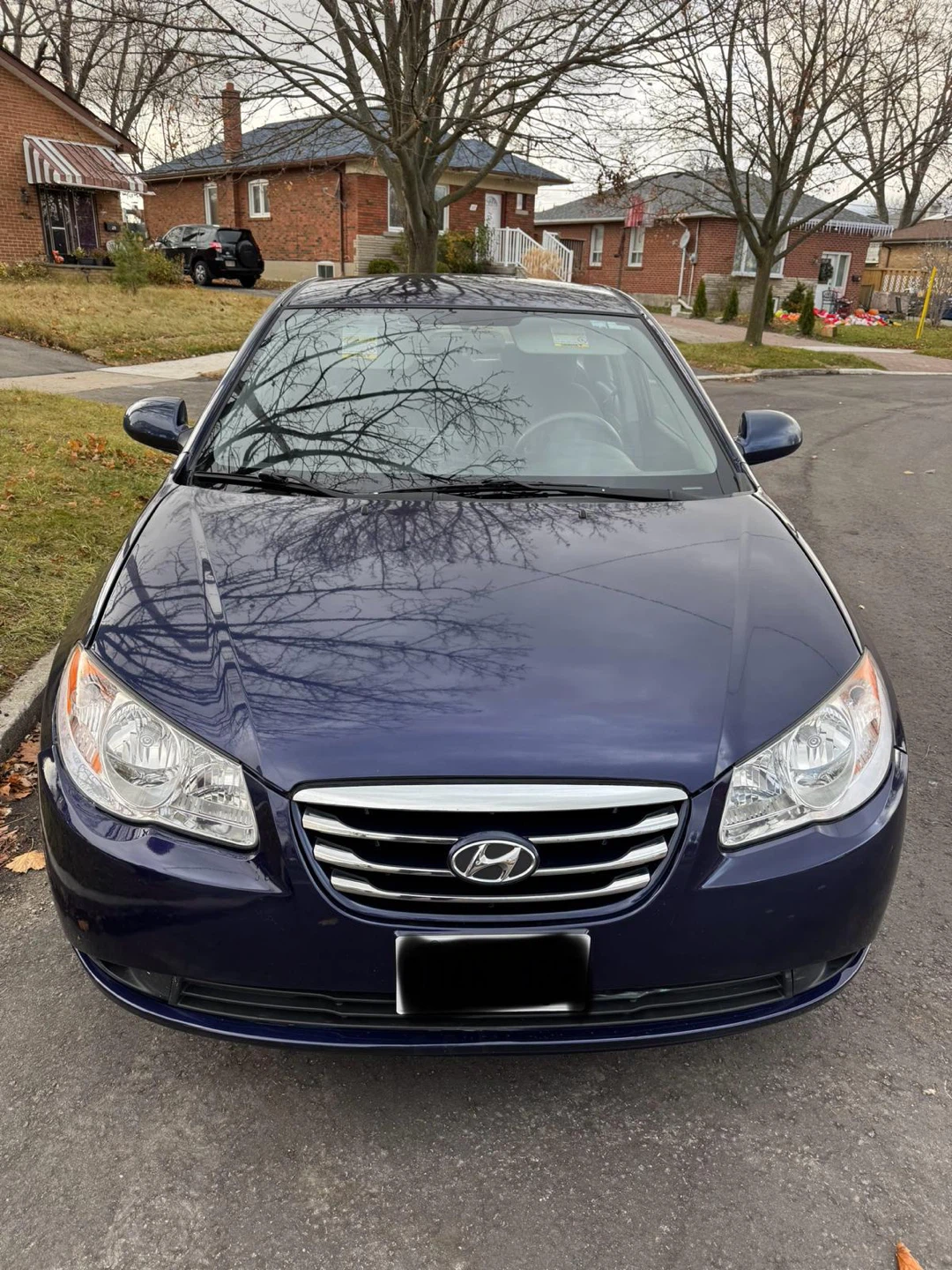 Hyundai Elantra - Blue Sedan