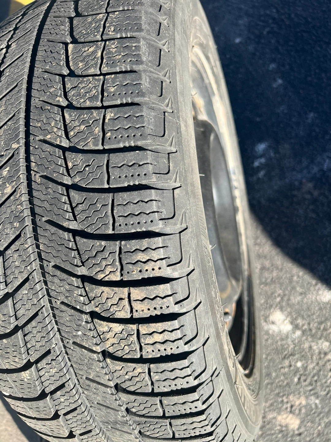 Michelin X-Ice 205/55R16 Winter Tire - photo 3