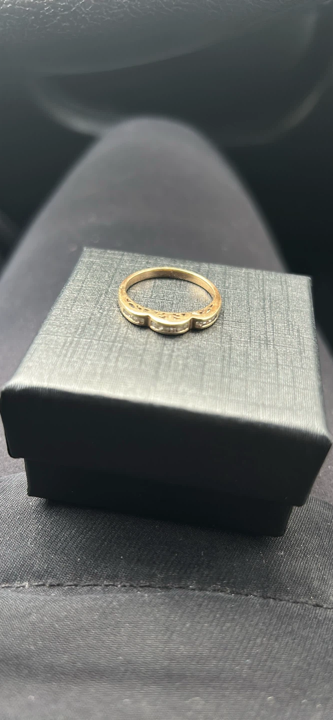 10k gold ring with lab diamonds